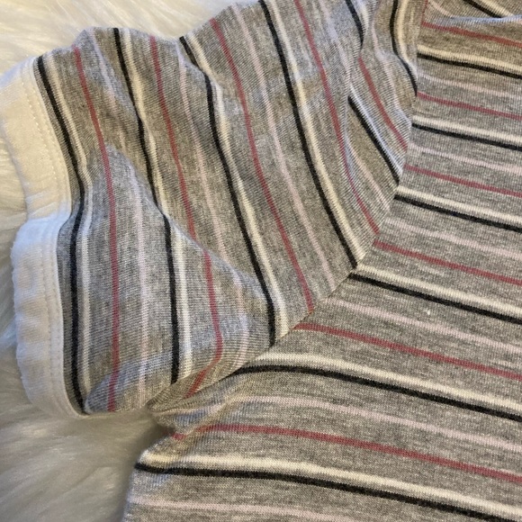 🔴Gray striped top by SO - Picture 4 of 6